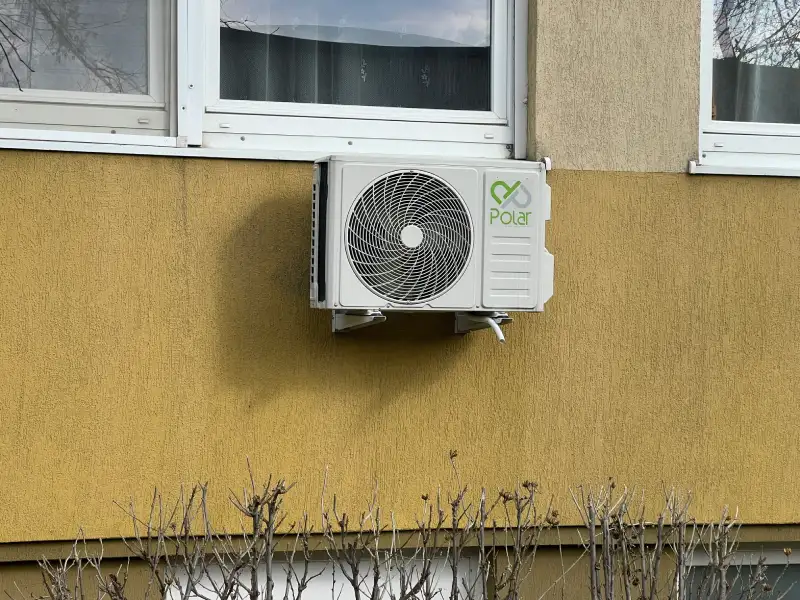Polar klíma telepítés Érdi panellakás földszintjén